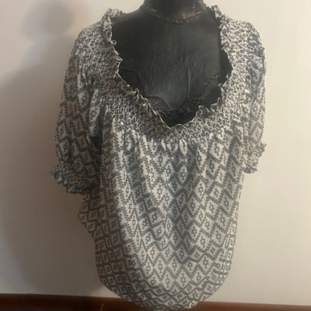 Ryegrass Black/Gray/White geometric Pale Ecru off the shoulder top, size 2X